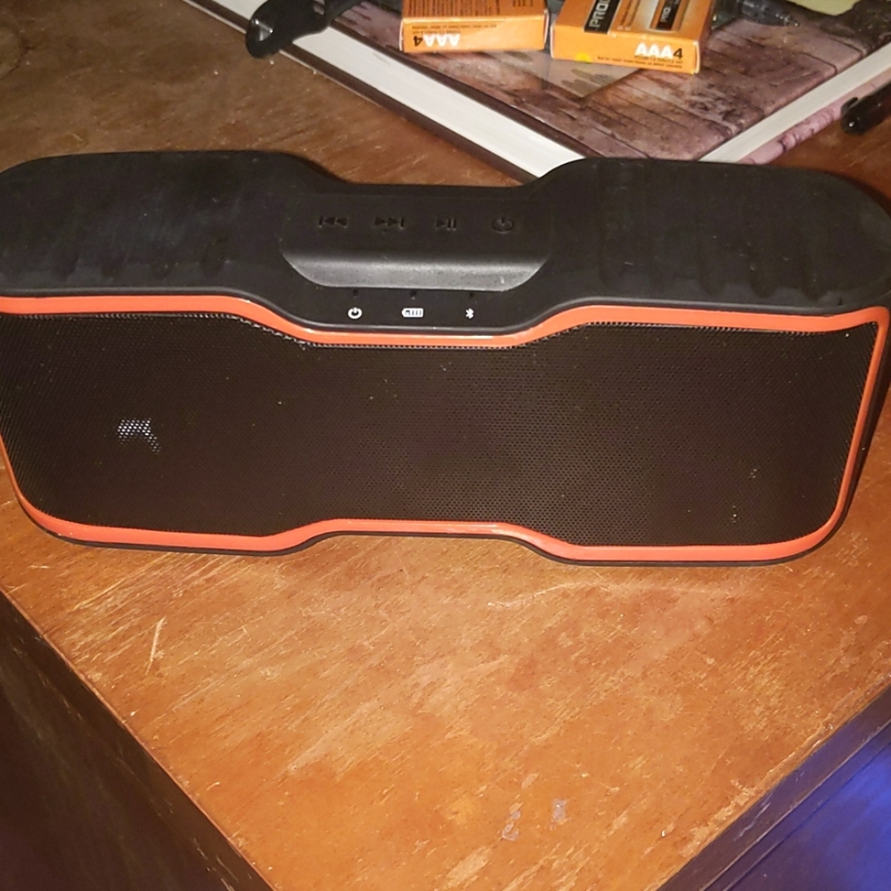 It's a AMOMAIS Bluetooth Speaker
